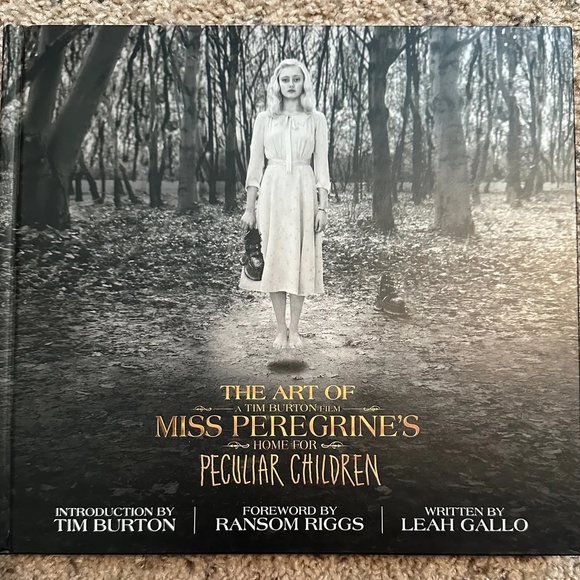 Miss Peregrine’s home for Peculiar Children Movie Book - Picture 1 of 6